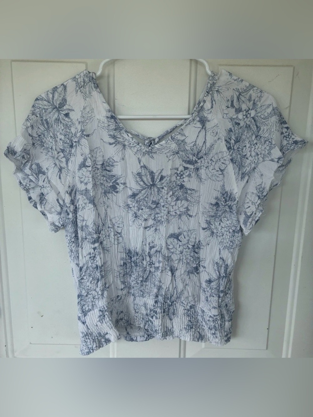 Paper Crane Women's Floral Short Sleeve Blouse Top Size Small